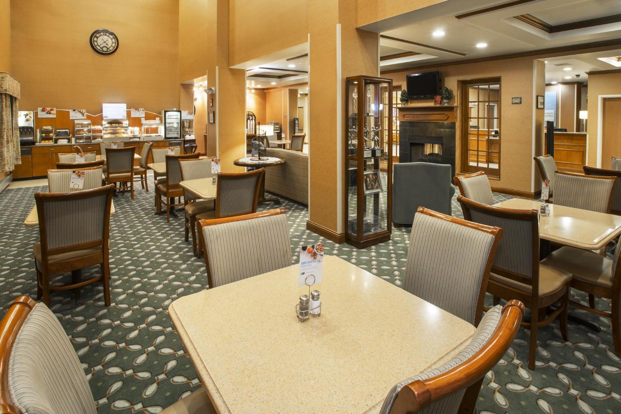 Holiday Inn Express & Suites Culpeper By Ihg Buitenkant foto